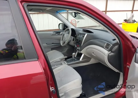 2011 Subaru Forester 2.5X Premium из США, поврежденный, VIN JF2SHADC0BH712493